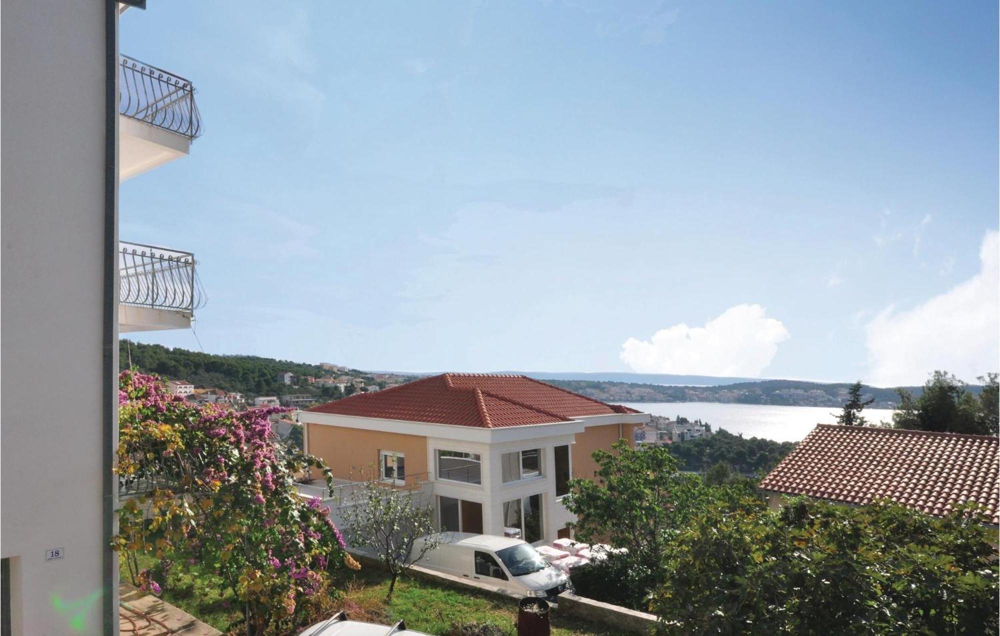 Amazing Apartment In Trogir With Kitchen Zewnętrze zdjęcie
