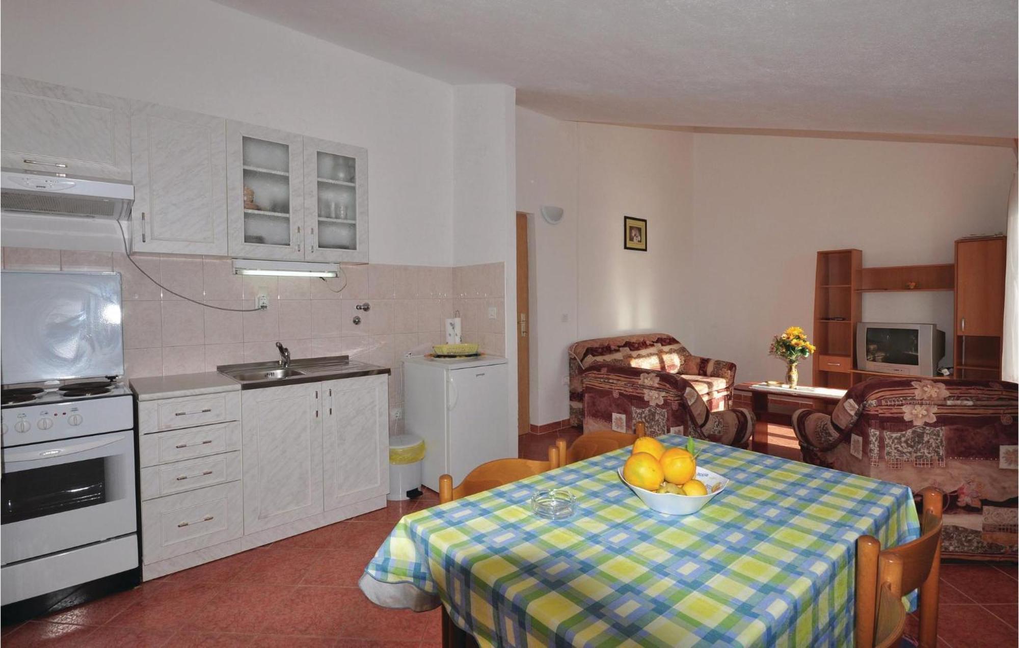 Amazing Apartment In Trogir With Kitchen Zewnętrze zdjęcie